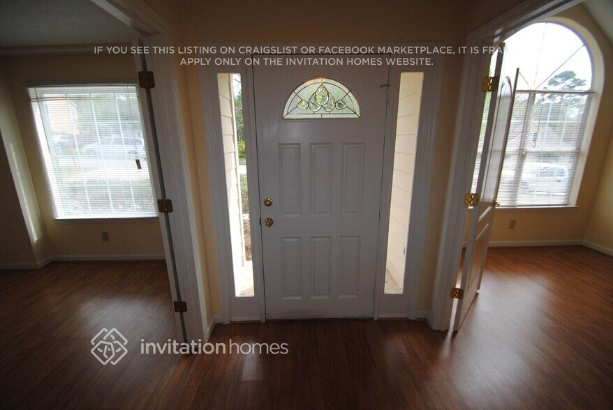 Building Photo - 4220 E Meadow Dr