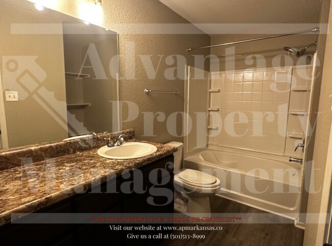 Building Photo - 3010 Alderwood Dr