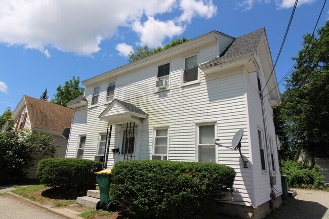 Building Photo - 11 Maple St