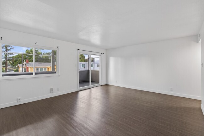 Building Photo - 3216 Delaware St