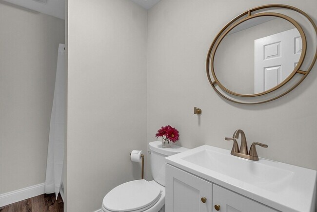 Building Photo - 67 Plantation Rd