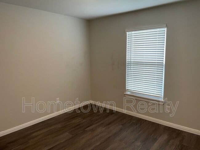 Building Photo - 1712 Vermilion Ln