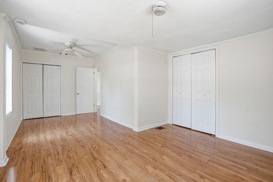 Building Photo - 1262 Woodlawn Ter