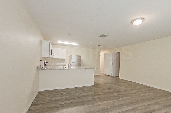 Building Photo - 27008 Anthony Ave