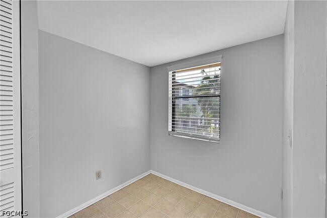Building Photo - 8474 Charter Club Cir