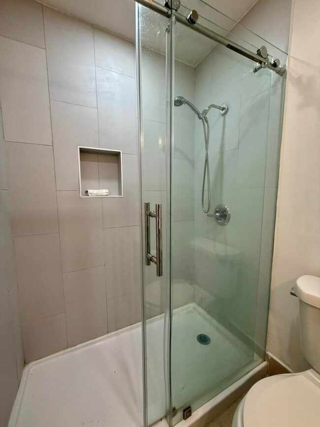 Building Photo - 306 N 40th Ave