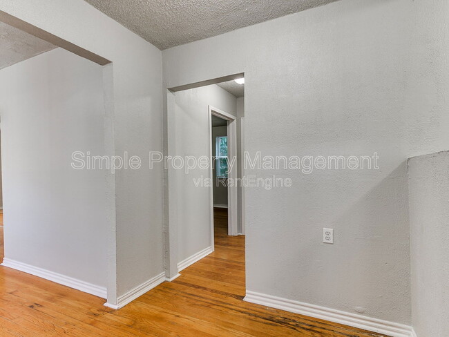 Building Photo - 1841 N Gatewood Ave