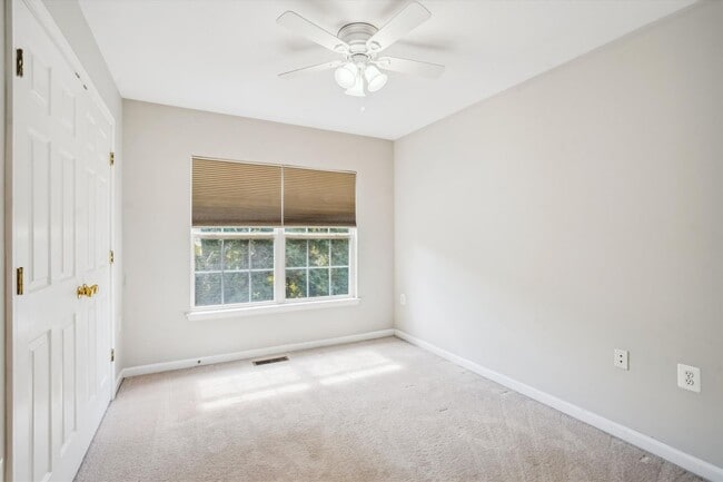 Building Photo - 23076 Fontwell Square