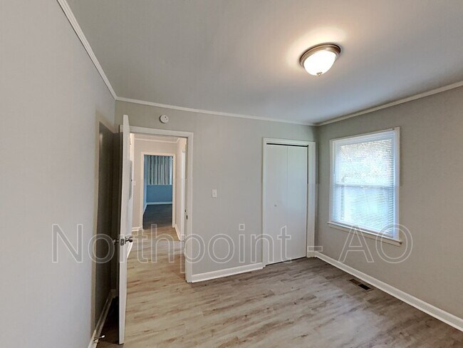 Building Photo - 908 Cone Rd