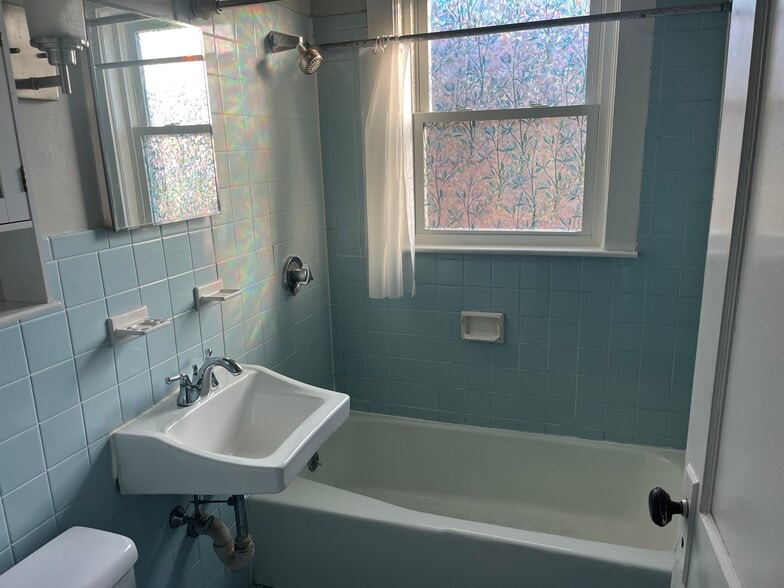 Building Photo - 14 Eddy St