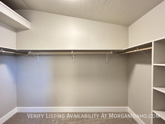 Building Photo - *** $500 Off first months rent! Never live...