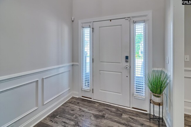 Building Photo - 558 Mahonia Rd
