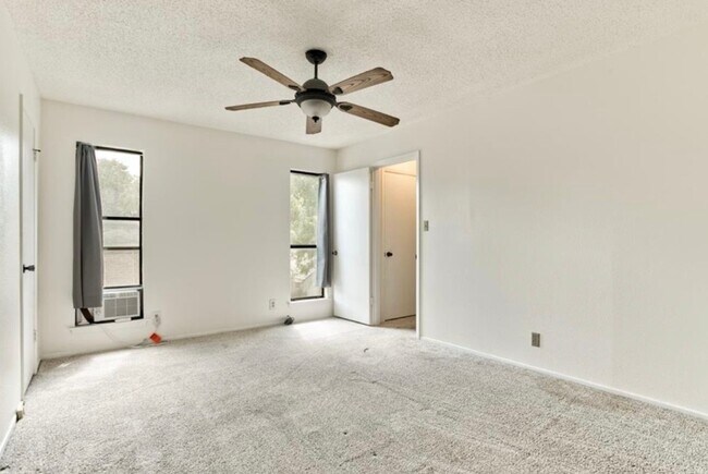 Building Photo - 12906 Irongate Ave