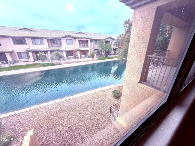 Building Photo - 705 W Queen Creek Rd