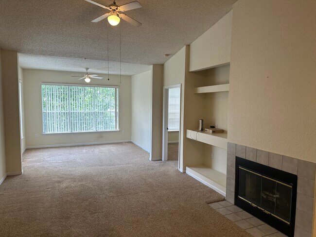 Building Photo - 13015 Plantation Park Cir