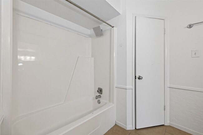 Building Photo - 17614 Telegraph Creek Dr