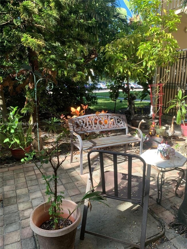 Building Photo - 1700 NE 191st St