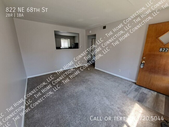 Building Photo - Recently Updated 2 Bed / 1 Bath Townhouse ...