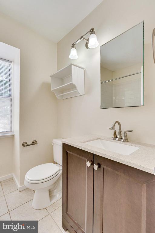 Building Photo - 2374 Hunters Square Ct