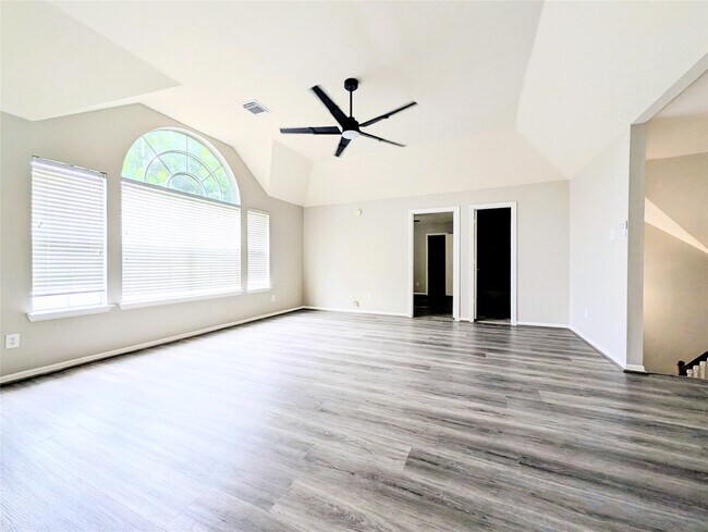 Building Photo - 8803 Wheatland Dr