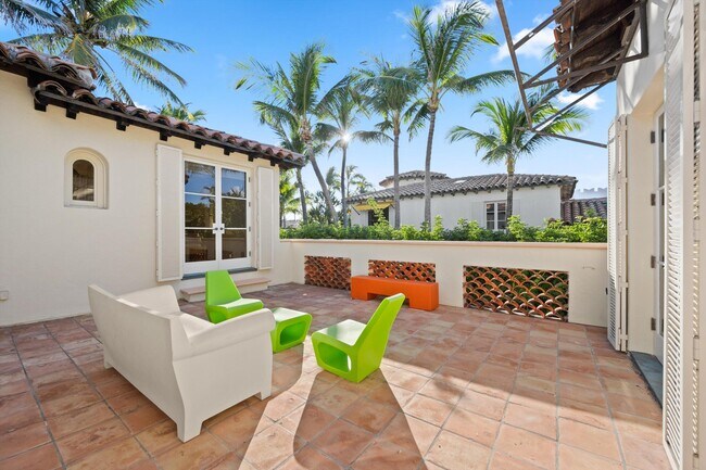 Building Photo - 240 N Ocean Blvd