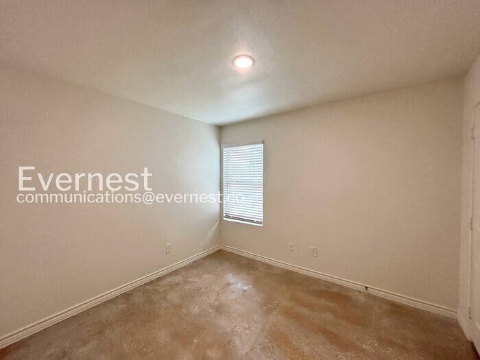 Building Photo - 2316 Duntov Dr