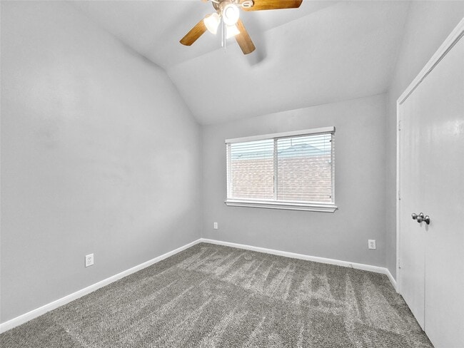 Building Photo - 835 Forest Ivy Ln