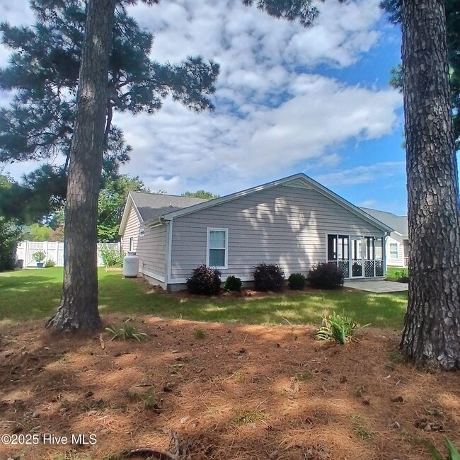 Building Photo - 4999 Glen Cove Dr SE