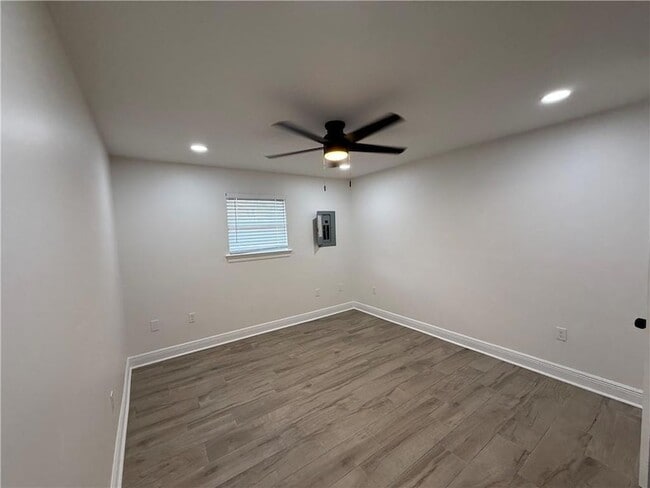 Building Photo - 2512 Chalona Dr