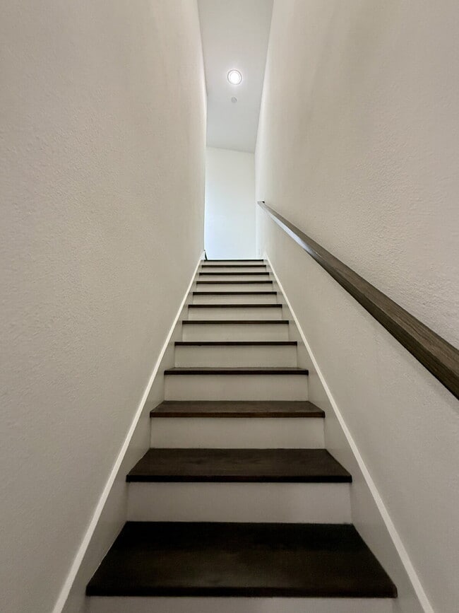 Building Photo - 4211 Delano Pl