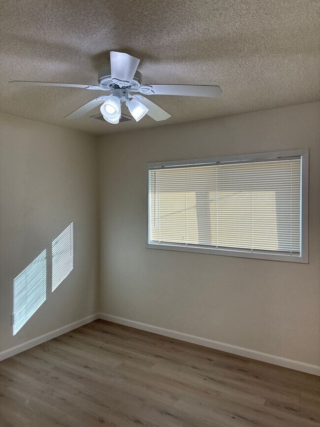 Building Photo - 72265 Sun Valley Dr