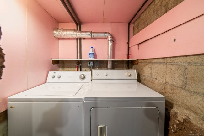 Building Photo - 187 Ridge Rd