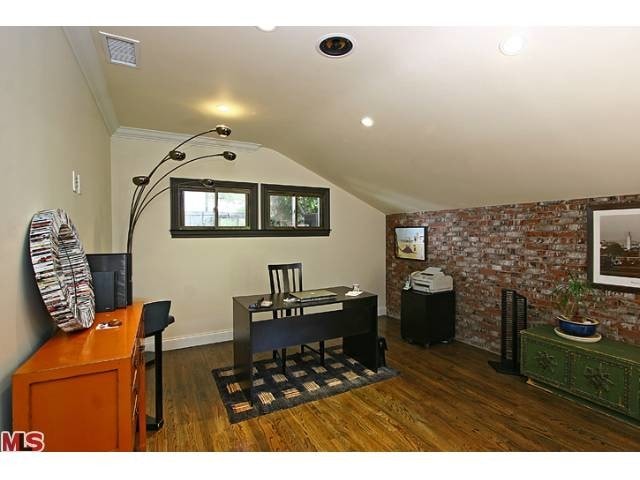 Building Photo - 2001 Coldwater Canyon Dr