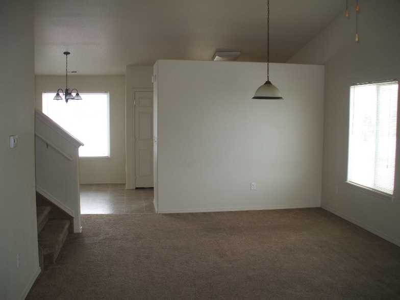 Building Photo - 2407 Inspiration