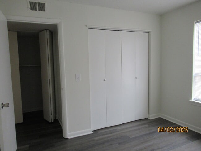 Building Photo - 251 Rast St