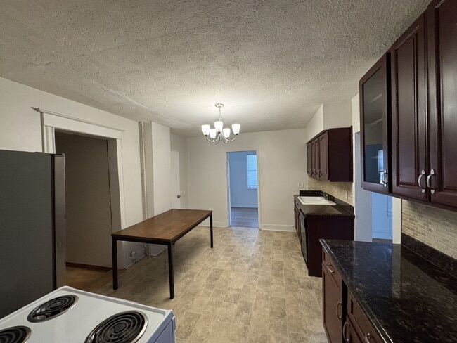 Building Photo - 2522 5th St NE