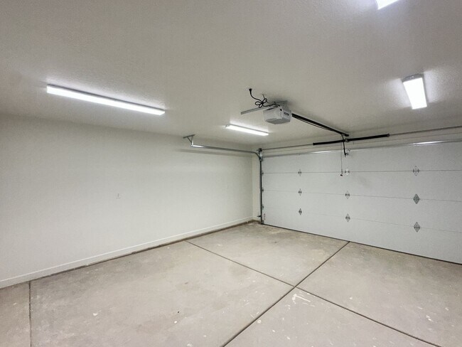 Building Photo - Move-In Discount - Coming Soon! Brand New Construction - 3 bedroom- 2 bath 4 Plex