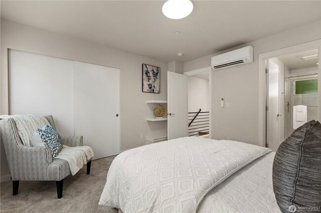 Building Photo - 105 NW 39th St