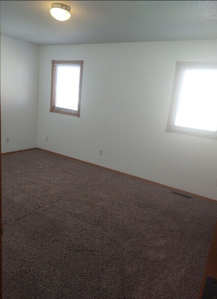 Building Photo - 3029 Stonewall Dr