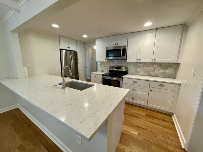 Building Photo - 7147 Cherokee Dr
