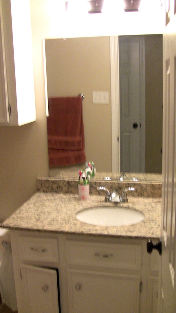Building Photo - Centrally Located 3/2 with Office! Near Park