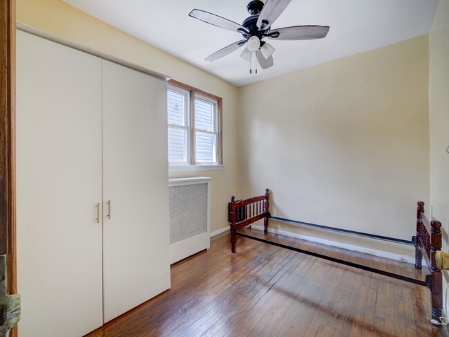 Building Photo - 276 Van Wagenen Ave