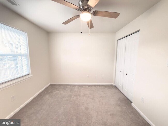 Building Photo - 37 Wickham Ct