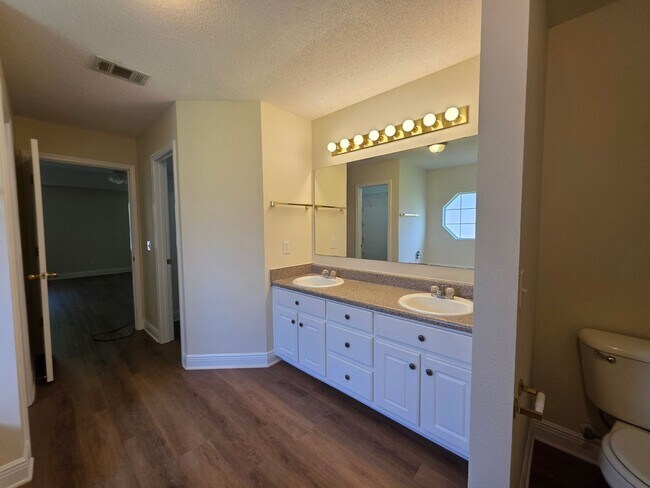 Building Photo - 4BR/3BA home with shed close to Navy Feder...