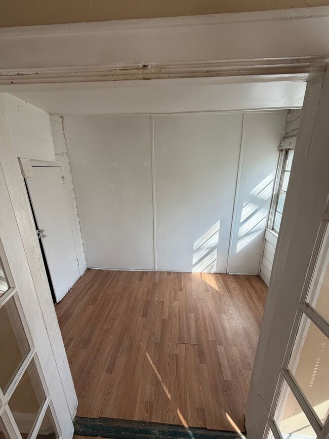 Building Photo - Cute Two Bedroom Apartment in Highland