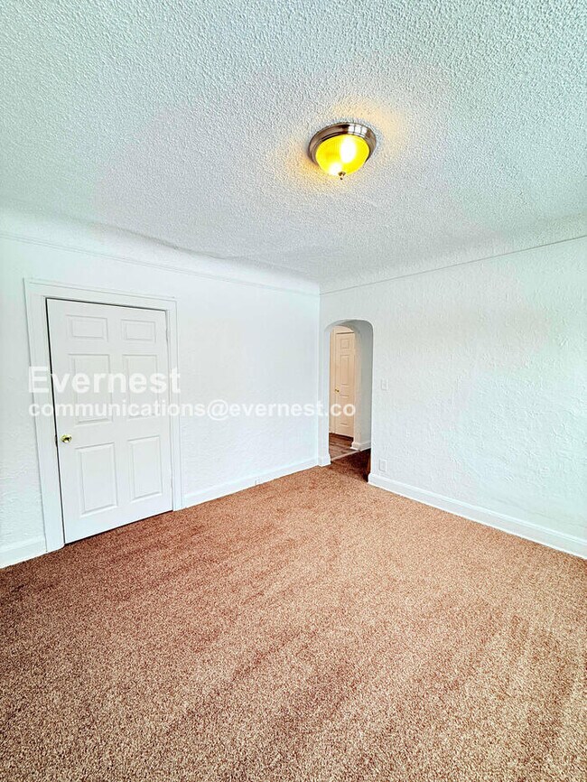 Building Photo - 13909 Hartwell St