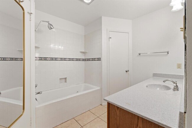 Building Photo - 2603 Market Garden Ln