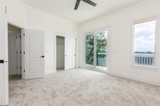 Building Photo - 4 Paradise Ln