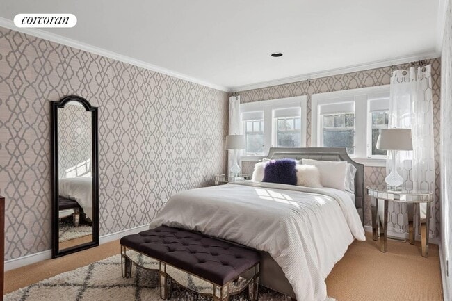 Building Photo - 3368 Noyack Rd