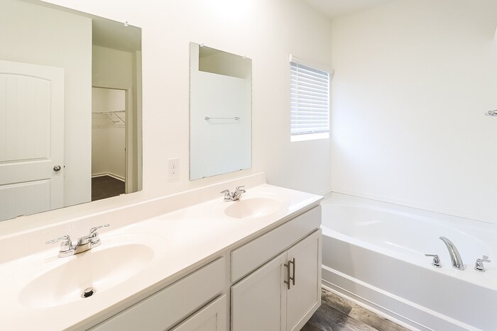 Building Photo - 5599 Timber Leaf Lp